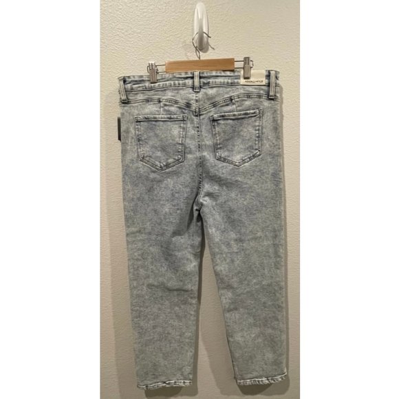 KENDALL + KYLIE The Icon High Rise Distressed Straight Leg Jeans - Picture 6 of 7